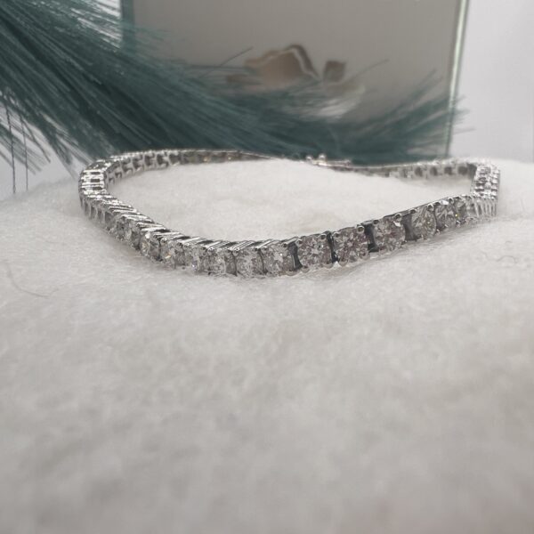 lab grown diamond bracelet