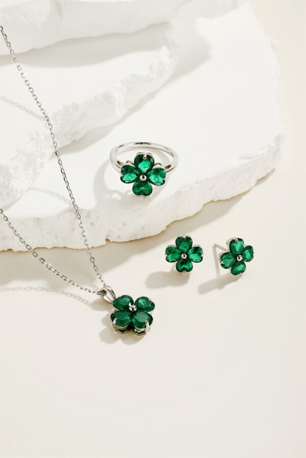 Flower Necklace with Green Crystal,